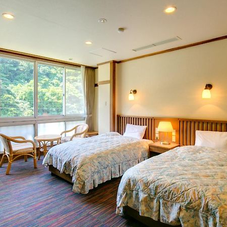 Yugawara-Onsen Manyoso Hotel Exterior photo